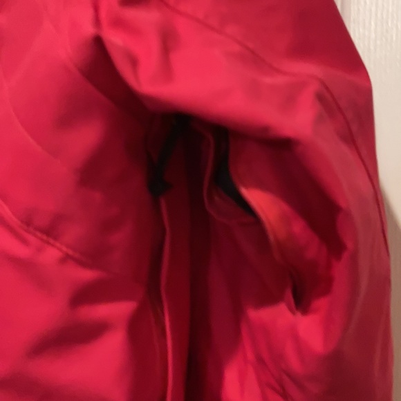 Columbia coat  size large /zip out lining/ thumb holes-and smoke free home - Picture 7 of 7